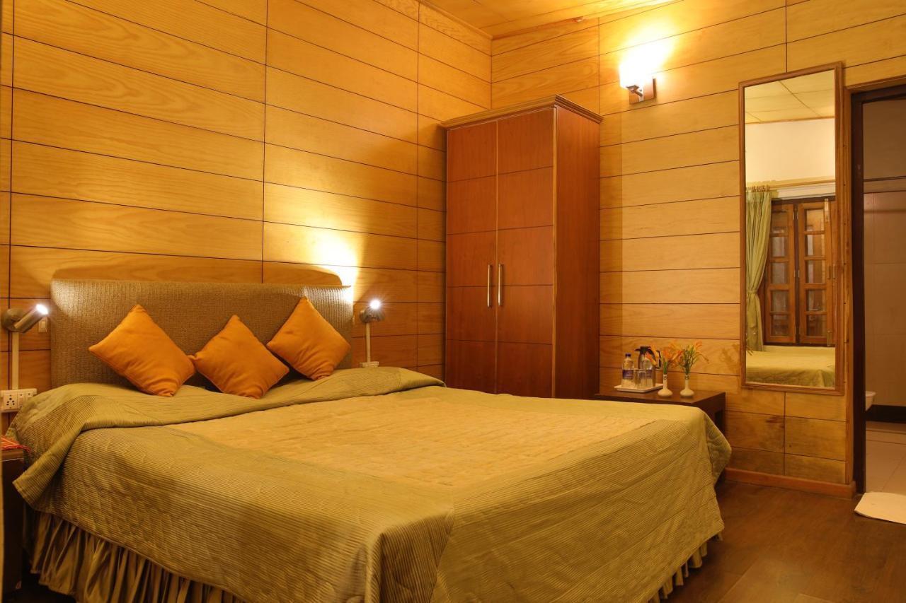 The Lake Resort Naukuchiatal Εξωτερικό φωτογραφία