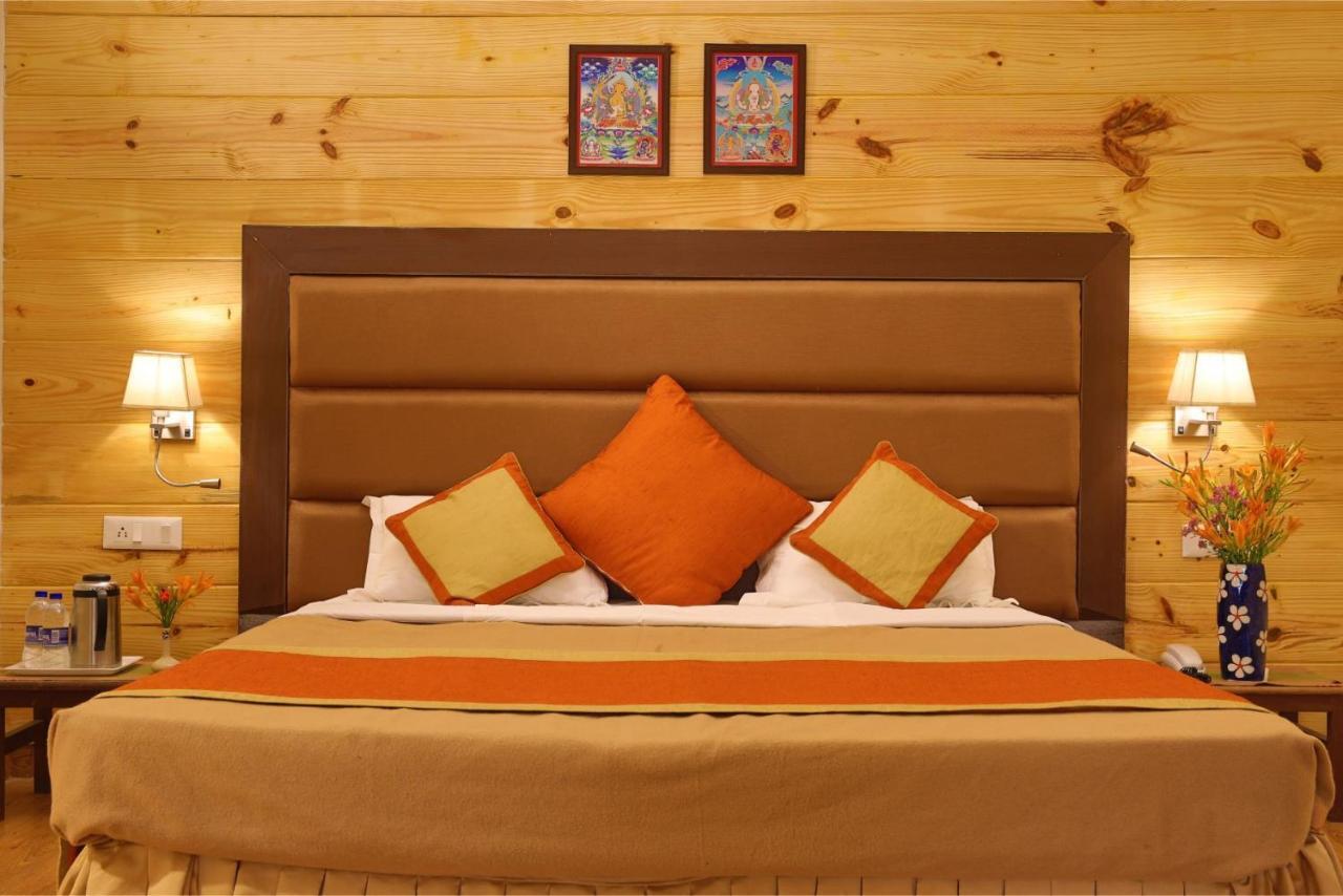 The Lake Resort Naukuchiatal Εξωτερικό φωτογραφία
