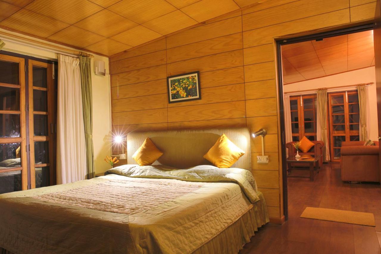 The Lake Resort Naukuchiatal Εξωτερικό φωτογραφία